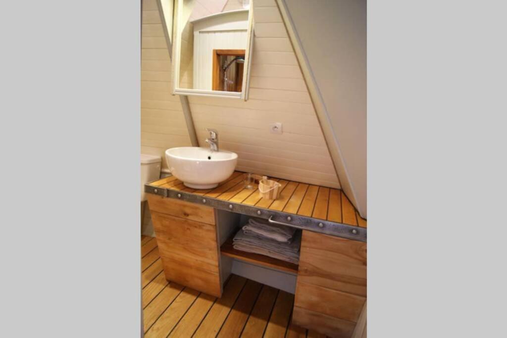 Unique Et Insolite, Chambre Privee - La Caloge De Kastell Dinn Κροζόν Εξωτερικό φωτογραφία
